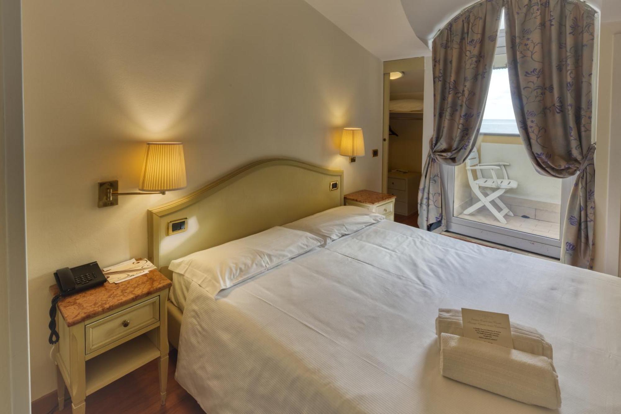Ena Hotel Arenzano Buitenkant foto