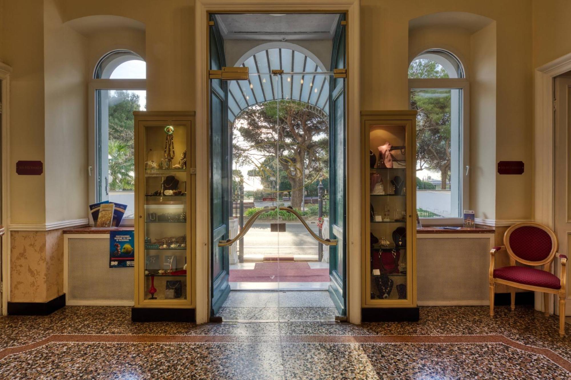 Ena Hotel Arenzano Buitenkant foto