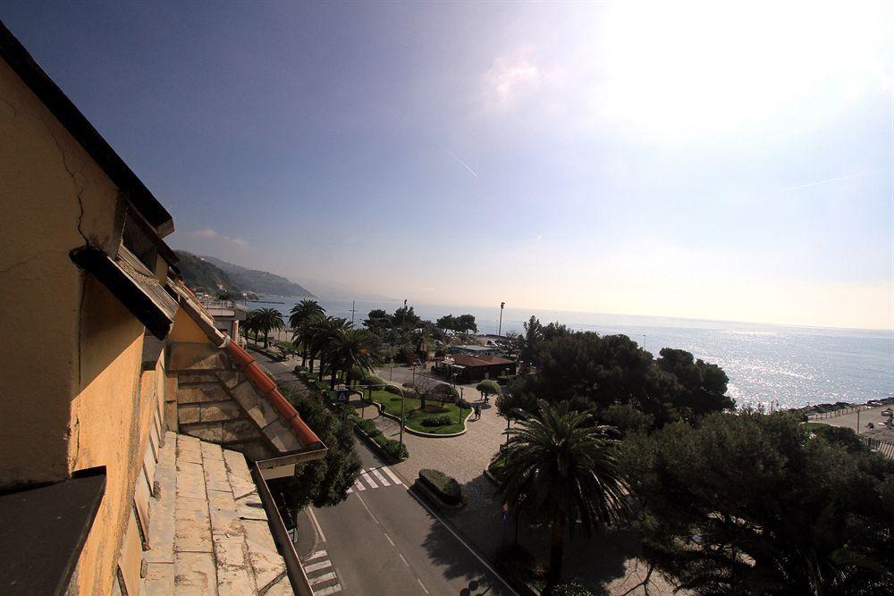 Ena Hotel Arenzano Buitenkant foto